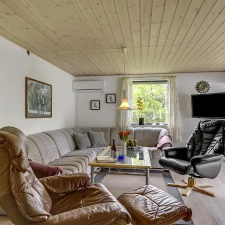 Holiday home Yak - 350m From The Sea In Se Jutland By Interhome